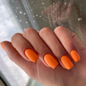 KQueenest Orange Press on Nails Short Medium Square Glue on Nails Set,Solid Color Fake Nails Short Coffin Acrylic Nails Press on Gel Nails for Women Reusable False Nails in 24 Pcs