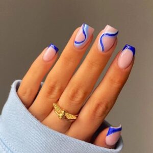 Square Press on Nails Acrylic French Fake Nails Short Swirls Cute Women's Blue False Nails Daily Wear Artificail Nails for Women&Girls, 24PCS