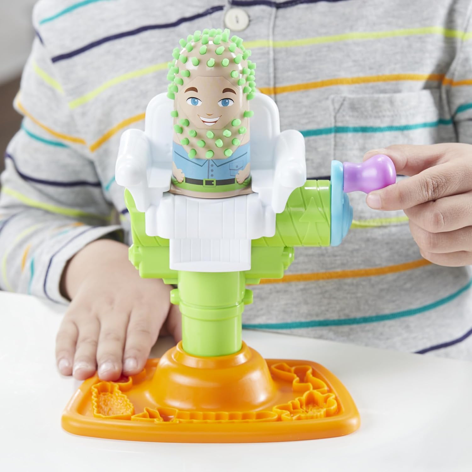 Play-Doh Buzz 'n Cut Fuzzy Pumper Barber Shop Set, Electric Buzzer, 5 Colors of 2-Ounce Cans, Preschool Toys, Christmas Gifts Girls & Boys, Ages 3+ (Amazon Exclusive) - Image 9