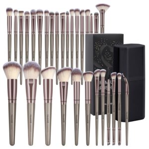 MAANGE 30 Pcs Professional Makeup Brushes with Case, Premium Synthetic Face Foundation Powder Blush Eyeshadow Blending Eye Brush Set Travel Makeup Brushes Set(Champagne)
