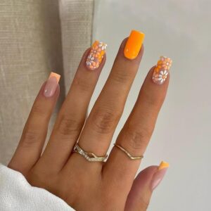 Orange Press on Nails Flower Fake Nails Nude False Nails with Design French Tip Glue on Nails Glossy Artificial Acrylic Nail Full Cover Stick on Nails for Women Manicure 24Pcs'