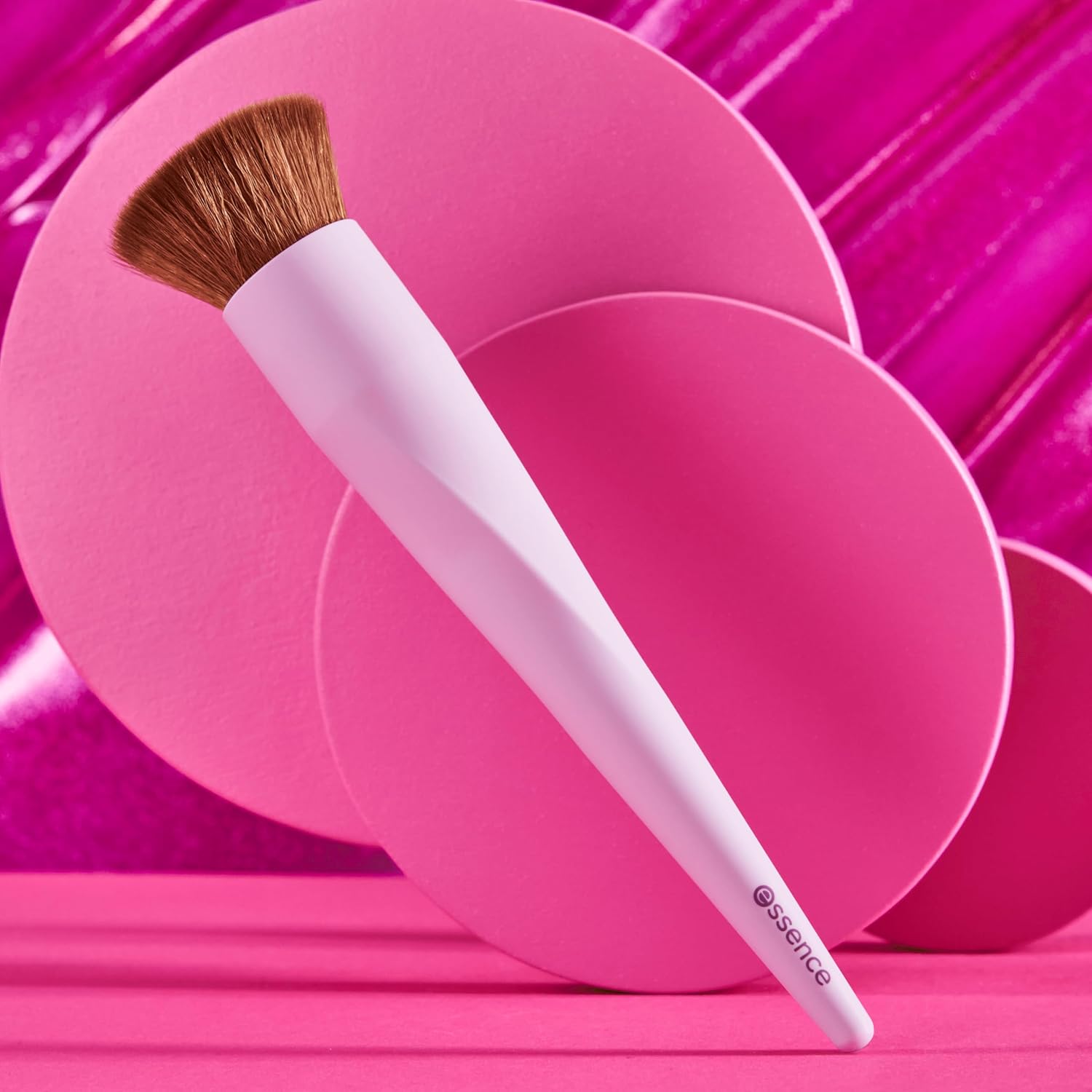 essence | Make Up Buffer Brush | For Cream & Powder - Image 4