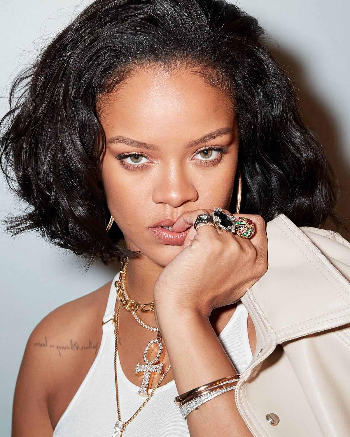 Fenty Beauty by Rihanna Pro Filt’r Soft Matte Longwear Powder Foundation 345 - Image 3