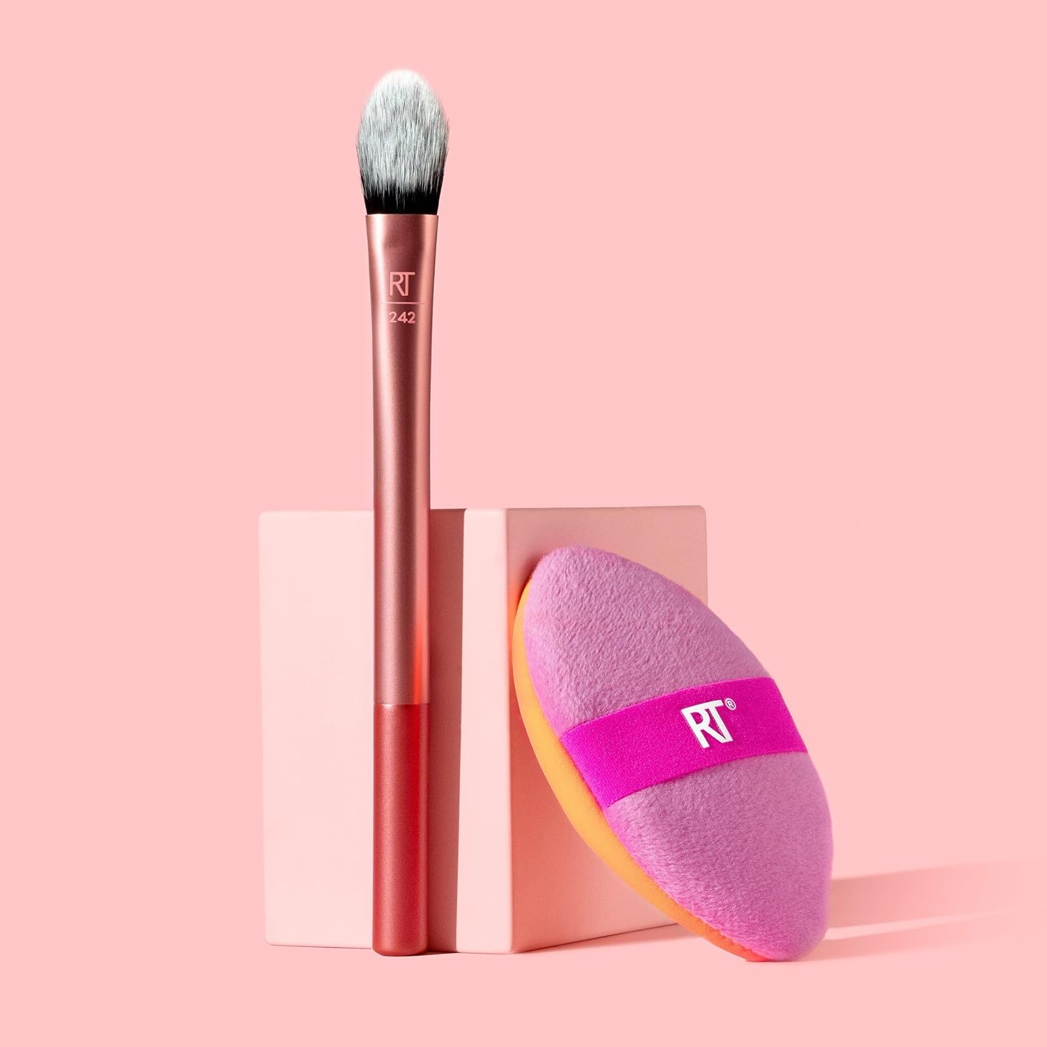 Real Techniques Precision Perfection Duo, Viral Kitten Paw Concealer Brush & Dual-Sided Powder Puff For Powder & Foundation, Travel Friendly Makeup Brush Set, Cruelty-Free, 2 Piece Set - Image 7