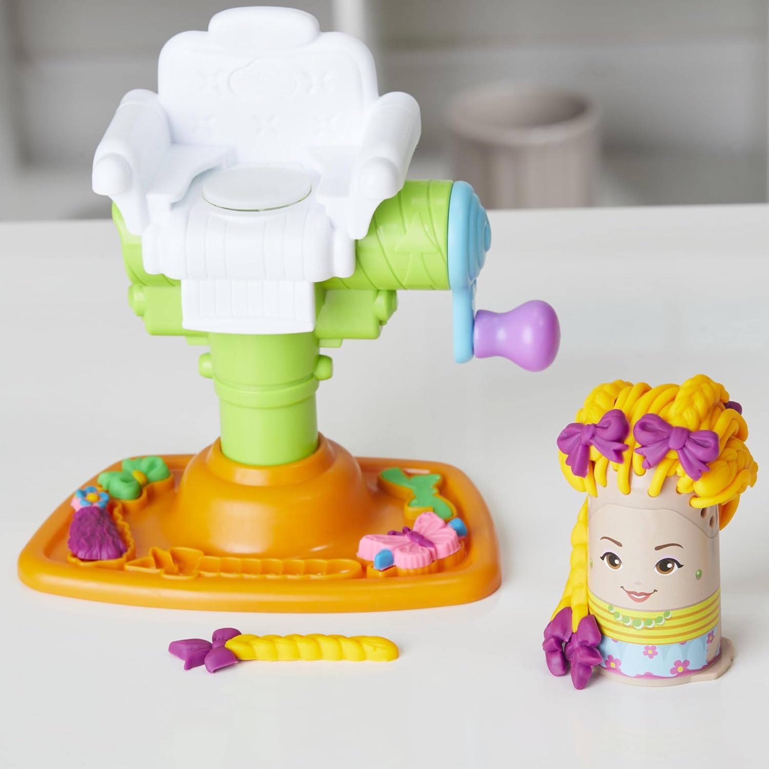 Play-Doh Buzz 'n Cut Fuzzy Pumper Barber Shop Set, Electric Buzzer, 5 Colors of 2-Ounce Cans, Preschool Toys, Christmas Gifts Girls & Boys, Ages 3+ (Amazon Exclusive) - Image 8