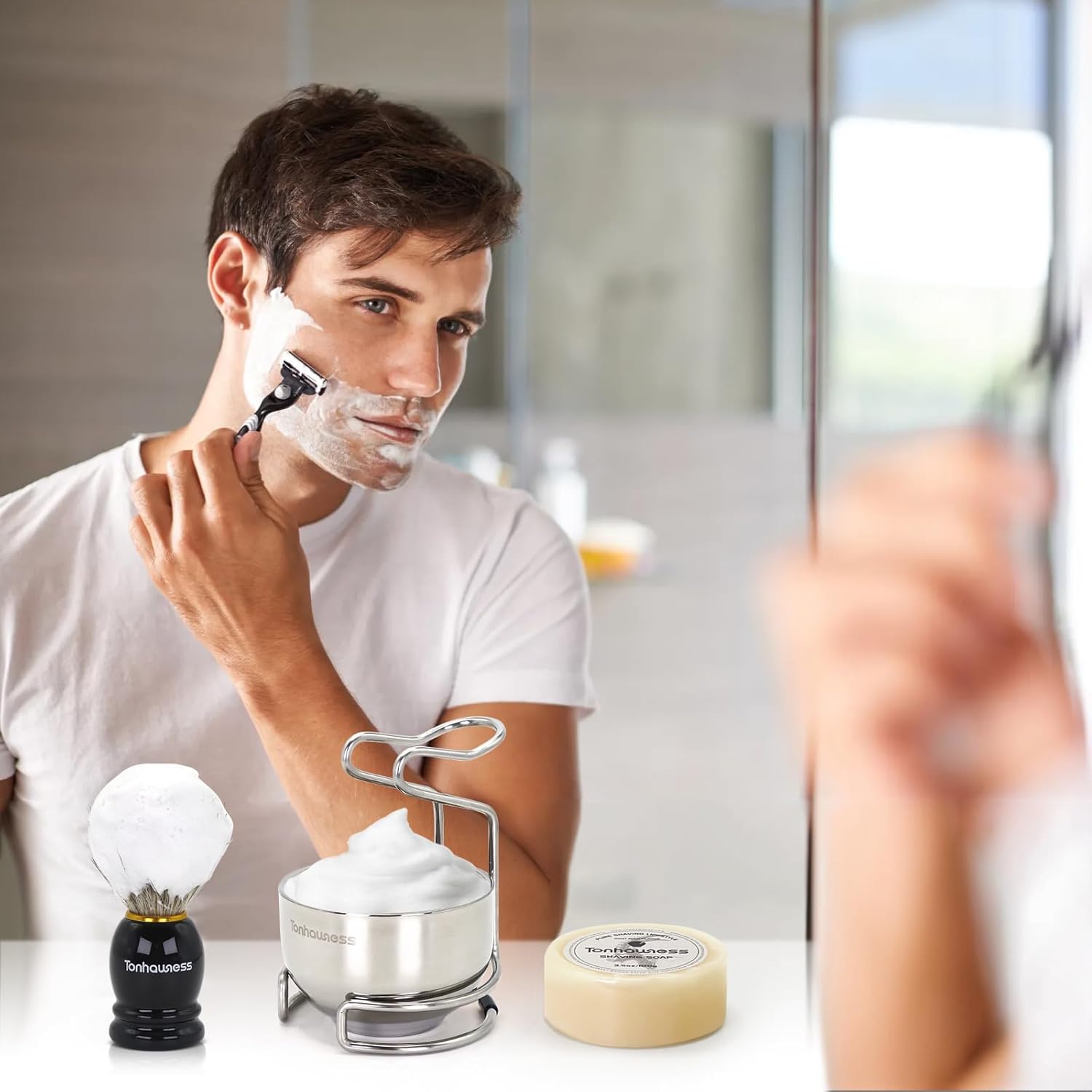 Men's 4-in-1 Badger Hair Shaving Brush Set with Bowl and Stand - Image 8