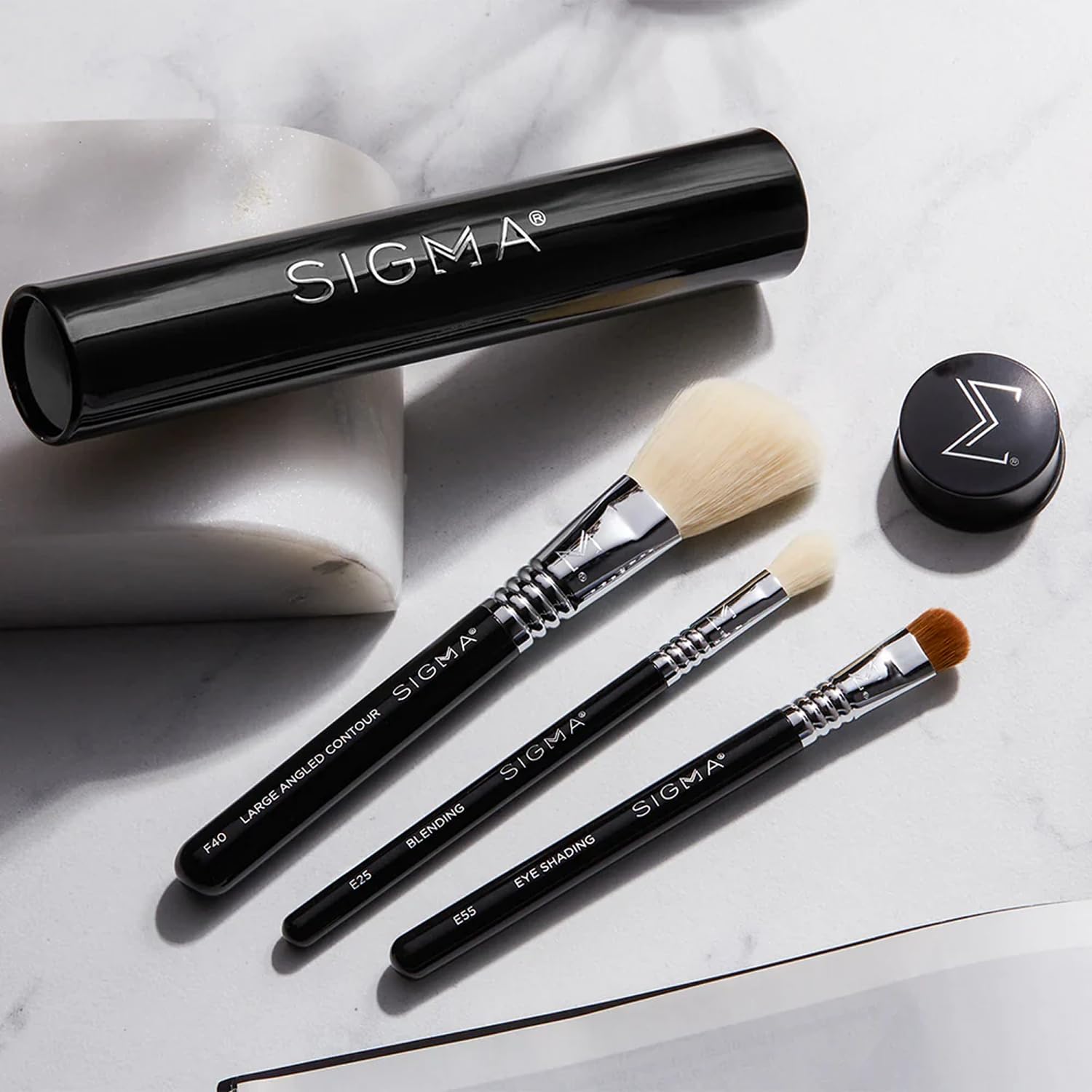 Sigma Beauty Professional E25 Eyeshadow Blending Brush – Professional Eyeshadow Brush for Seamless Eyeshadow Blending, Softens Dramatic Edges & Harsh Lines for a Well Blended Effect (1 Brush) - Image 6