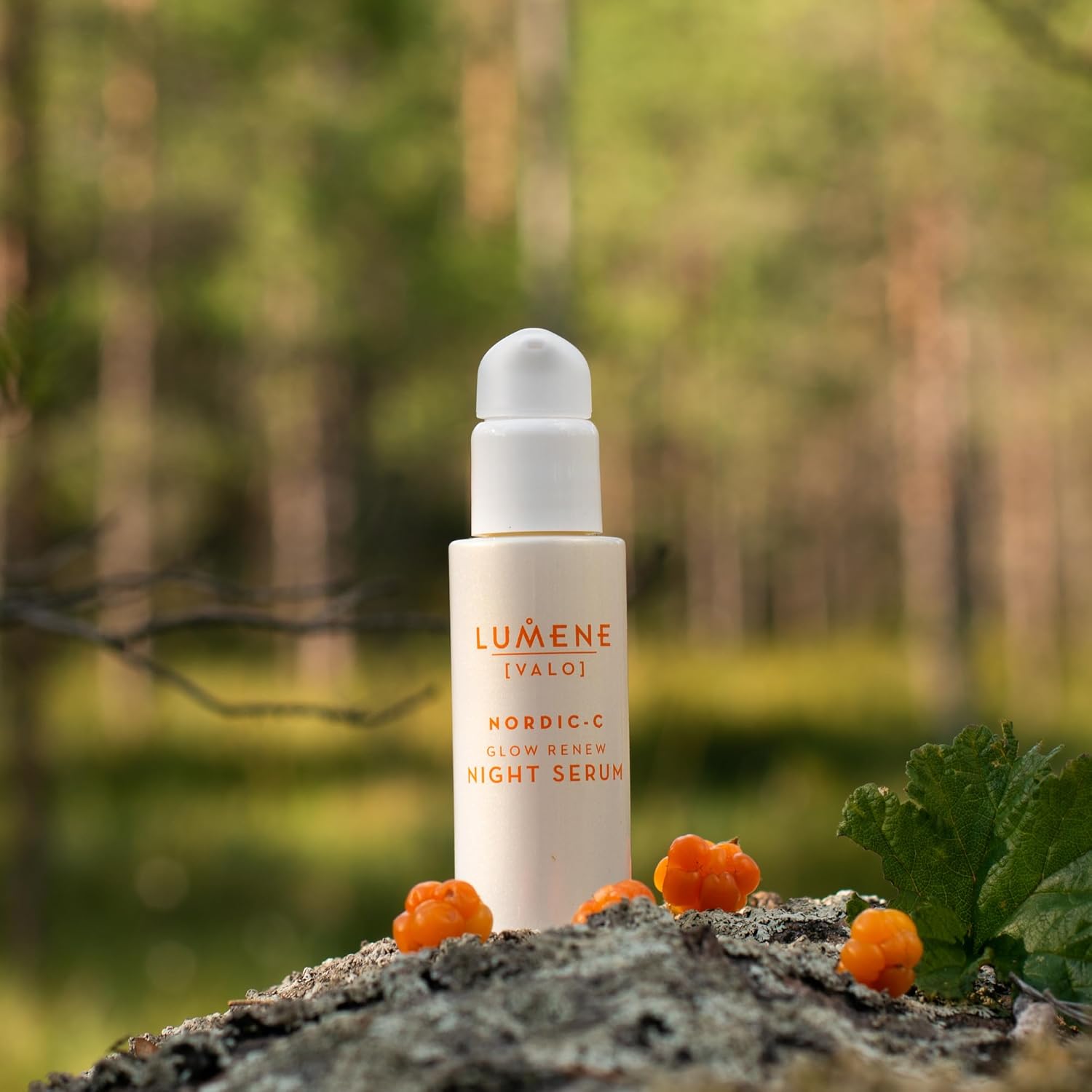 Lumene Nordic-C Skin Glow Renew Night Serum - Overnight Face Exfoliant + Hydrating Serum - Naturally Peeling AHA + Gentle PHA Combined with Face Brightening Vitamin C (1oz) - Image 6