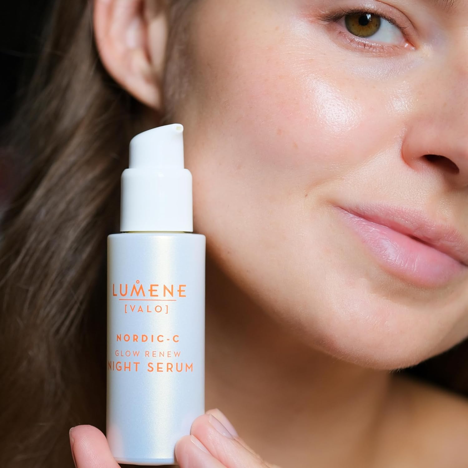 Lumene Nordic-C Skin Glow Renew Night Serum - Overnight Face Exfoliant + Hydrating Serum - Naturally Peeling AHA + Gentle PHA Combined with Face Brightening Vitamin C (1oz) - Image 5