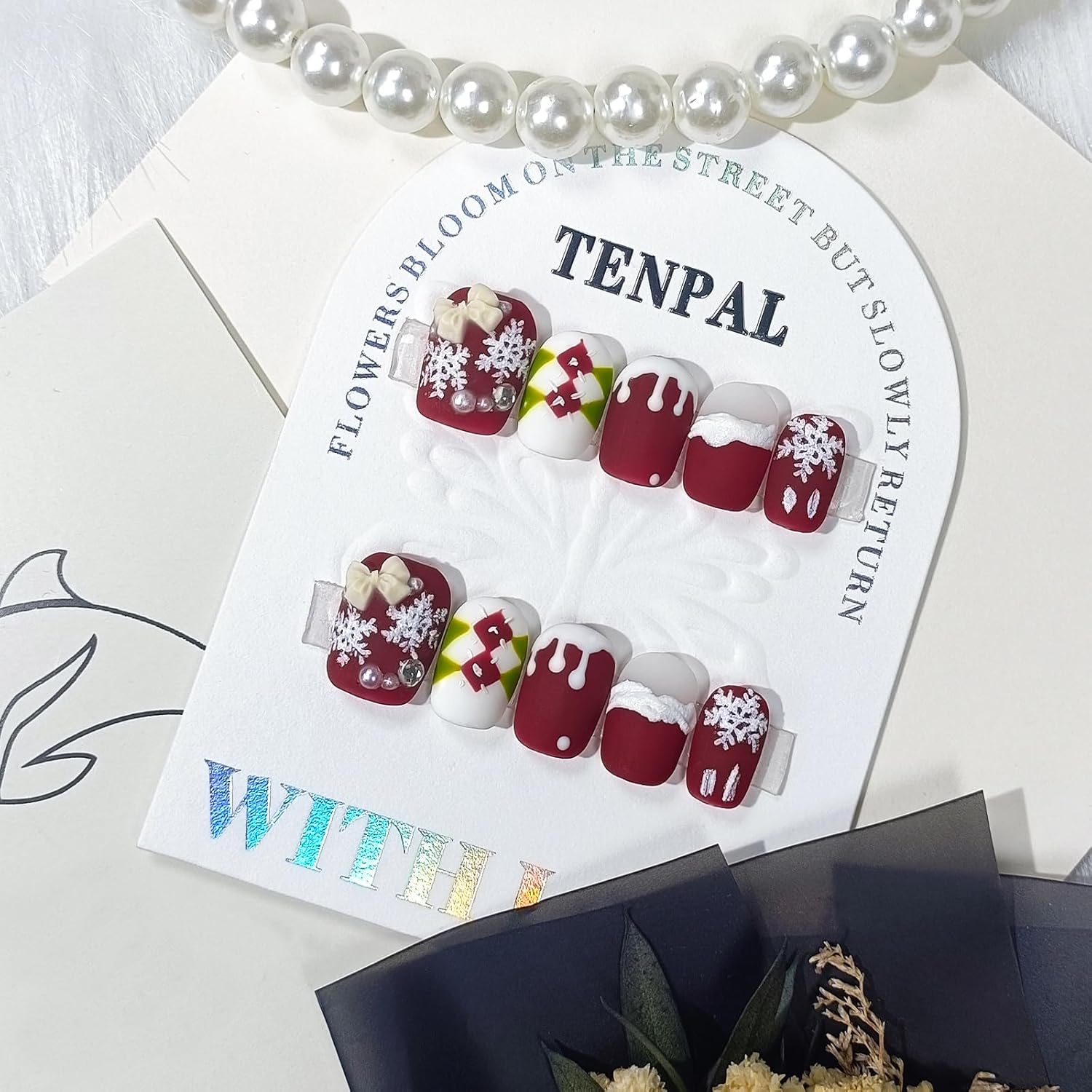 Christmas Press on Nails Matte White Snowflake Fake Nails with Glue Cute Short Square Handmade Red Stick on Nails for New Year Gifts Wearable Xmas Acrylic Artificial False Nails with Plaid(M)