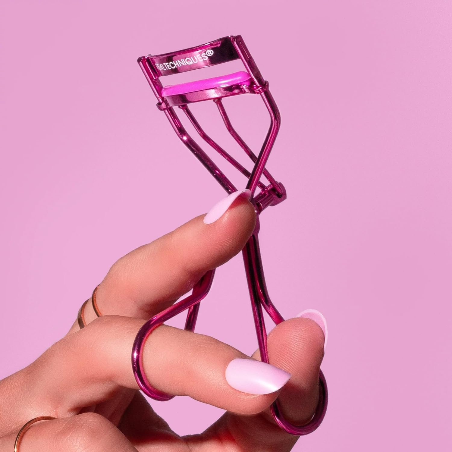 Real Techniques Miracle Eyelash Curler, Gentle Lash Tool for Lifted Lashes, Use with Mascara for Extra Volume, Travel-Size Lash Curler, Comfort Grip & Pinch-Free Design, Pink, Cruelty-Free, 1 Count - Image 7