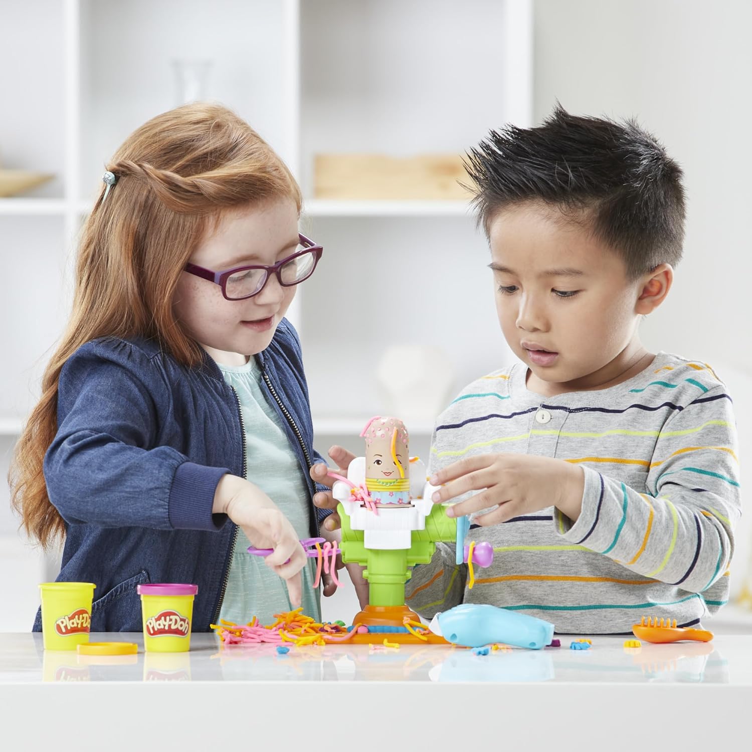 Play-Doh Buzz 'n Cut Fuzzy Pumper Barber Shop Set, Electric Buzzer, 5 Colors of 2-Ounce Cans, Preschool Toys, Christmas Gifts Girls & Boys, Ages 3+ (Amazon Exclusive) - Image 21