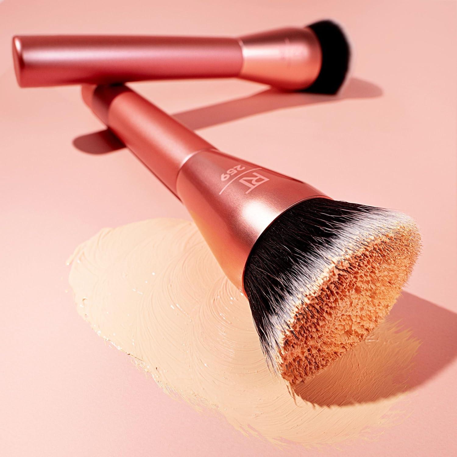 Real Techniques Glow Round Base Makeup Brush, For Liquid & Cream Makeup, Flat Top Foundation Brush For Buffing & Blending Up Coverage, Dense, Synthetic Bristles, Vegan & Cruelty Free, 1 Count - Image 7