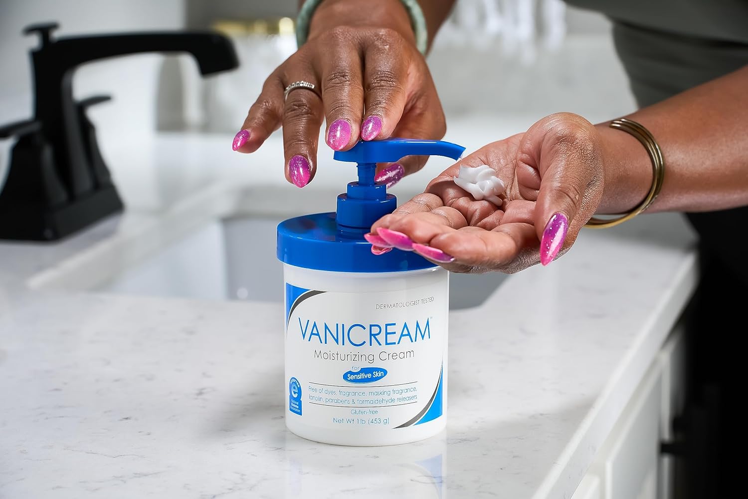 Vanicream Moisturizing Skin Cream with Pump Dispenser - 16 fl oz (1 lb) - Moisturizer Formulated Without Common Irritants for Those with Sensitive Skin - Image 4