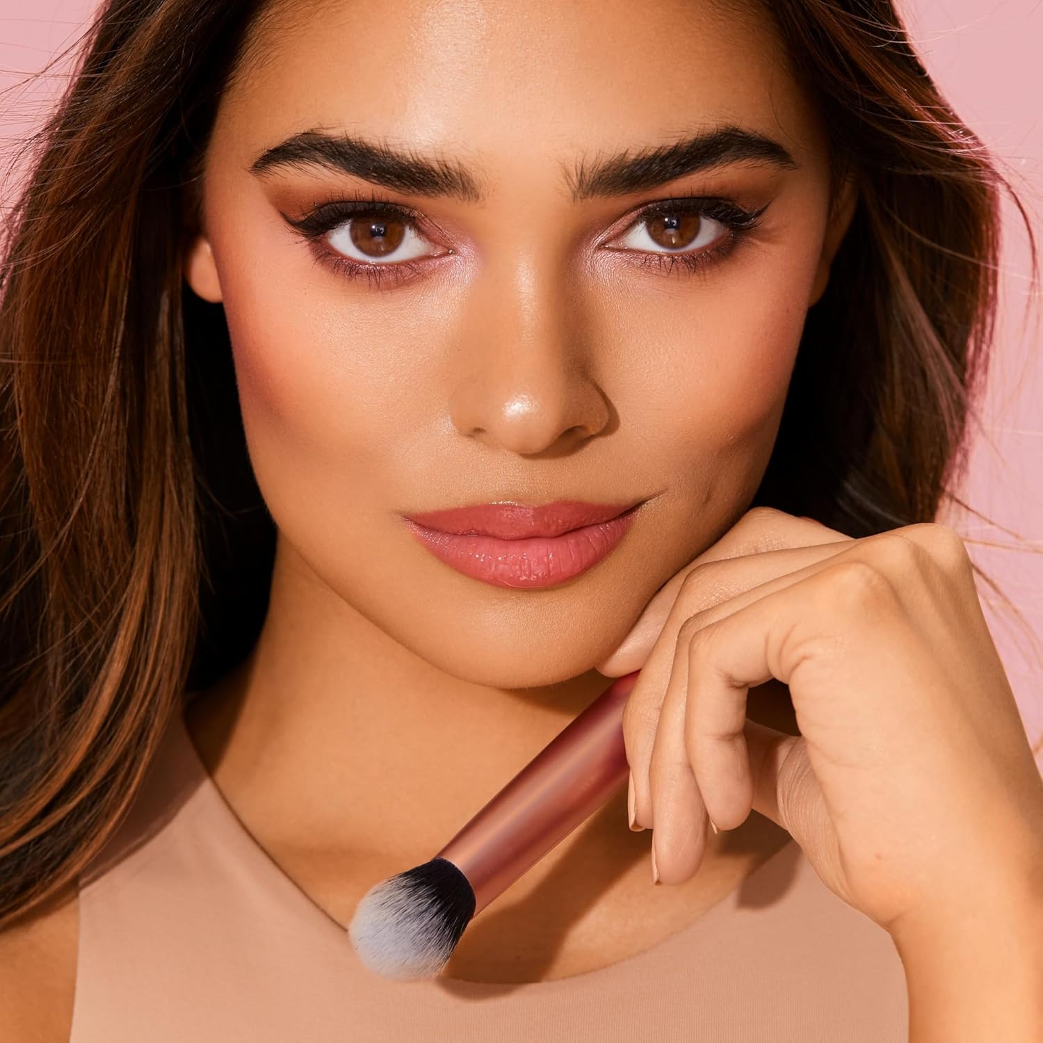 Real Techniques 6 Piece Everyday Essentials Makeup Brush Set, Includes 4 Brushes & 2 Makeup Sponges, For Foundation, Blush, Bronzer, Contour, Eyeshadow, & Powder, Travel Gift Set, Cruelty-Free & Vegan - Image 12
