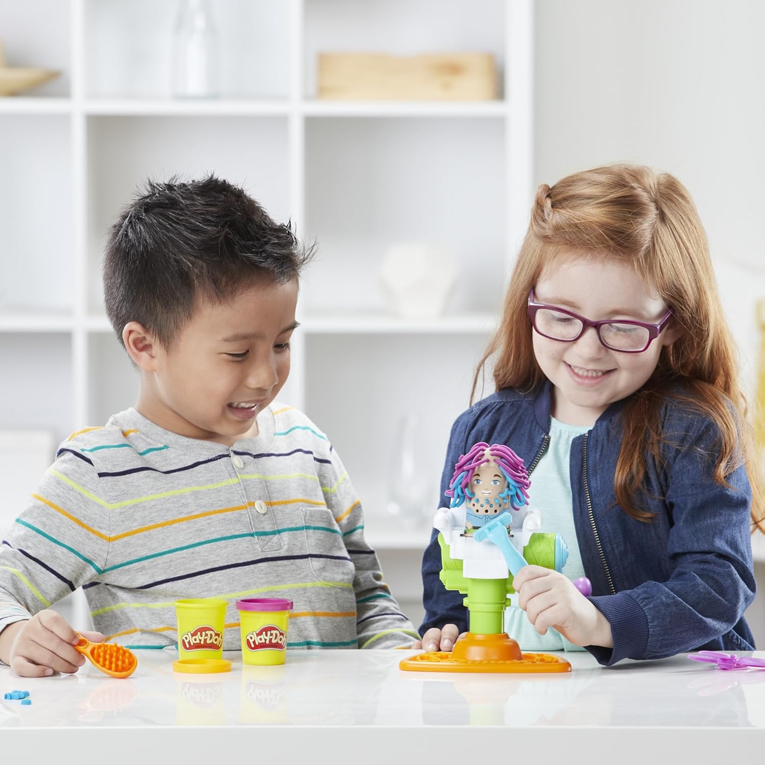 Play-Doh Buzz 'n Cut Fuzzy Pumper Barber Shop Set, Electric Buzzer, 5 Colors of 2-Ounce Cans, Preschool Toys, Christmas Gifts Girls & Boys, Ages 3+ (Amazon Exclusive) - Image 20