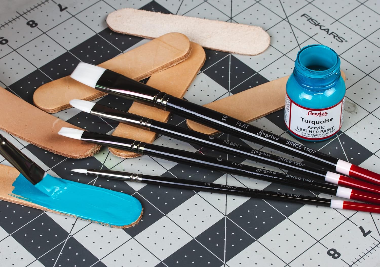 Angelus Paint Brush Set Round Flat Angular Artist Acrylic Paint Brush Set Shoe paint Brush set (5 pcs) - Image 4