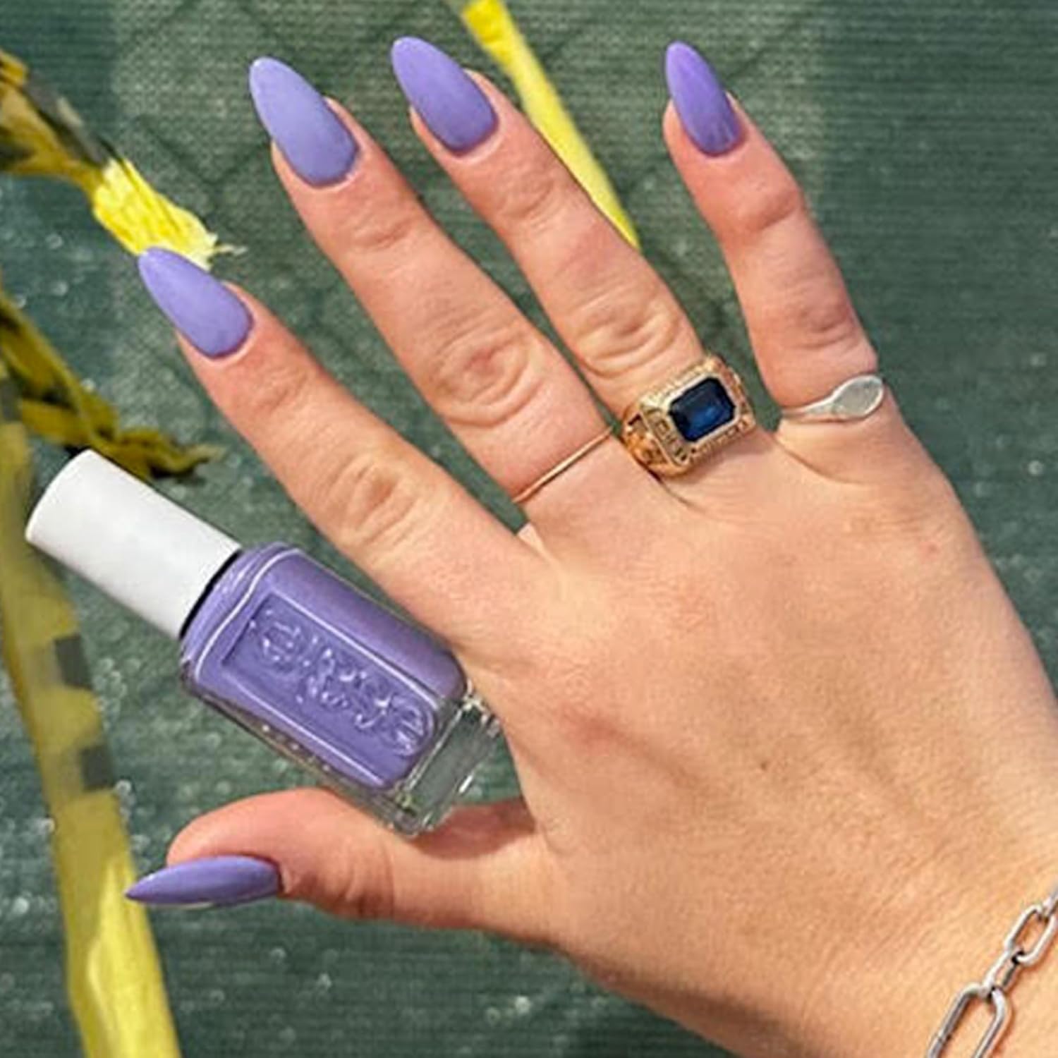 essie Expressie Nail Polish, Quick-Dry Purple Nail Polish, Power Moves, Vegan, Choreo Queen, 0.33 fl oz - Image 4