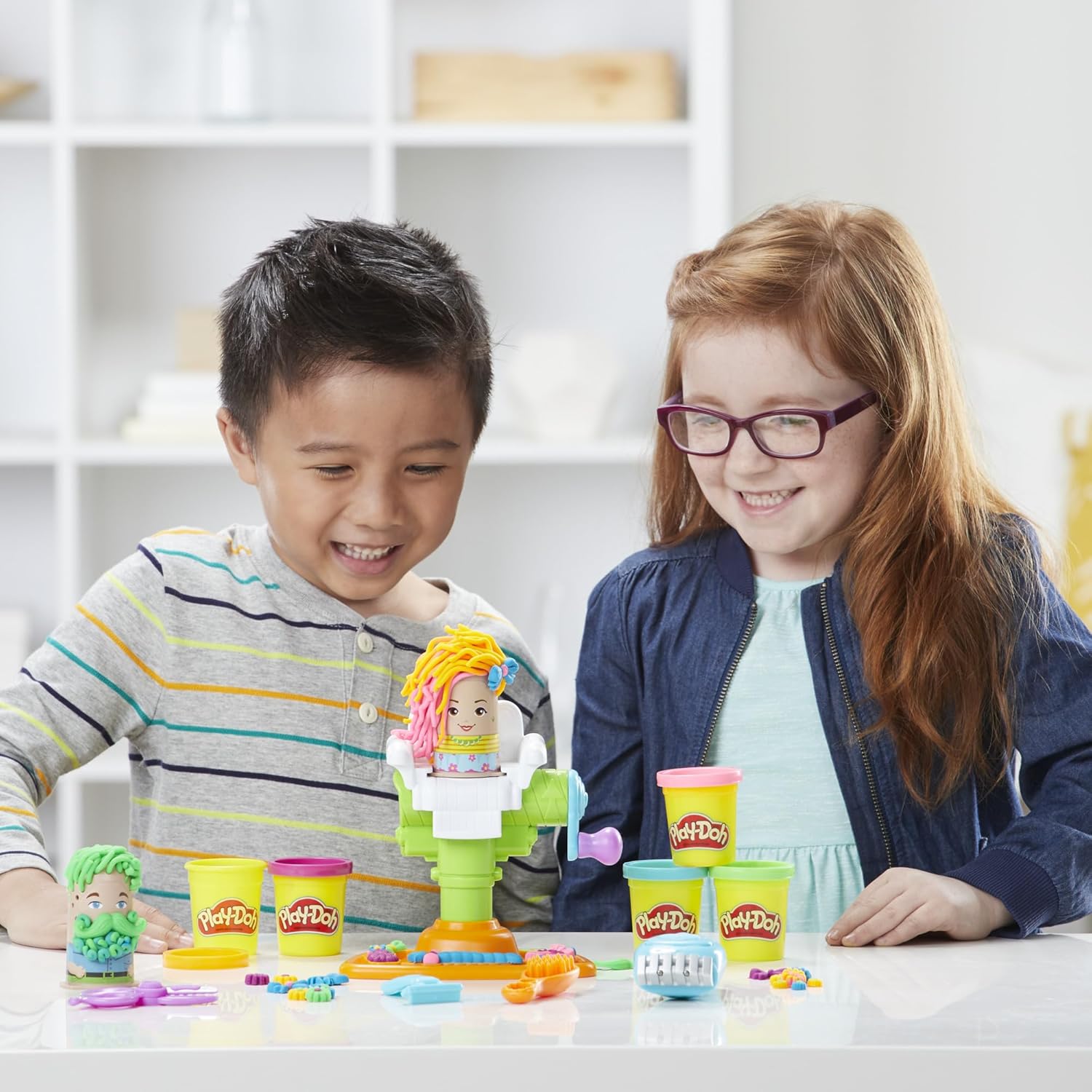 Play-Doh Buzz 'n Cut Fuzzy Pumper Barber Shop Set, Electric Buzzer, 5 Colors of 2-Ounce Cans, Preschool Toys, Christmas Gifts Girls & Boys, Ages 3+ (Amazon Exclusive) - Image 18