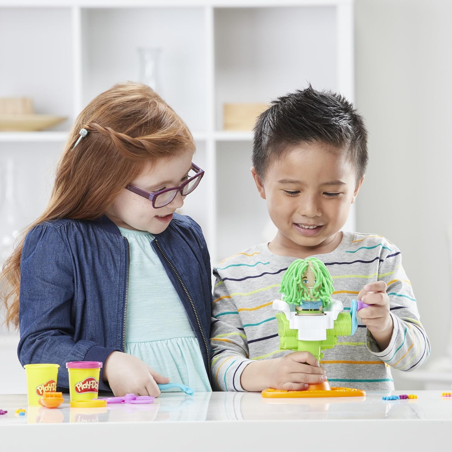 Play-Doh Buzz 'n Cut Fuzzy Pumper Barber Shop Set, Electric Buzzer, 5 Colors of 2-Ounce Cans, Preschool Toys, Christmas Gifts Girls & Boys, Ages 3+ (Amazon Exclusive) - Image 12