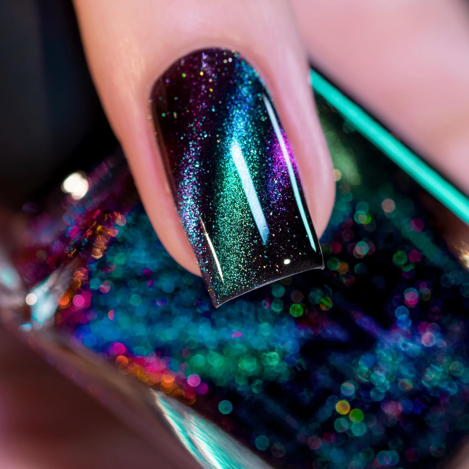 ILNP Deep Space - Teal to Purple Magnetic Holographic Nail Polish - Image 2