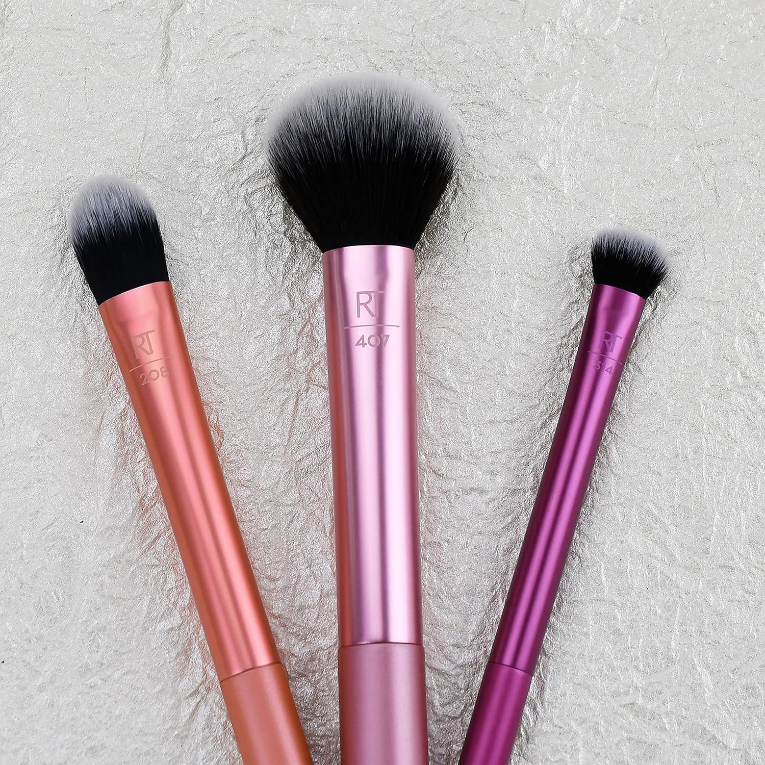 Real Techniques Travel Essentials Makeup Brush Kit, Makeup Brushes, Perfect For On The Go, Multicolored, Vegan Synthetic Makeup Brush Bristles, 4 Piece Set - Image 3