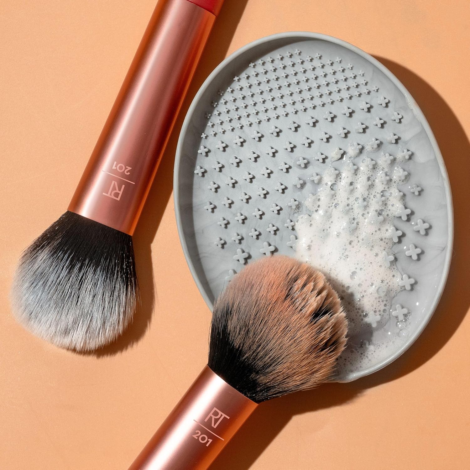 Real Techniques Miracle Brush Cleansing Palette, Makeup Brush Cleaner For Deep Cleaning, Use With Makeup Brush Shampoo, Silicone Ridges & Easy Grip, Includes Cleansing Gel, Cruelty-Free, 3 Count - Image 7