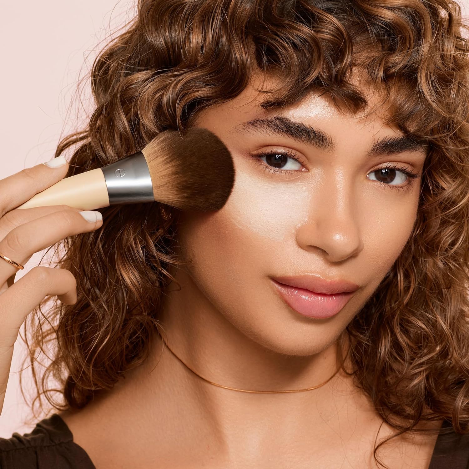 EcoTools Blurring Powder Makeup Brush, For Loose & Pressed Powder, Large Makeup Brush For All-Over Application, Fluffy, Synthetic Bristles, Eco Friendly, Cruelty-Free, & Vegan, 1 Count - Image 7