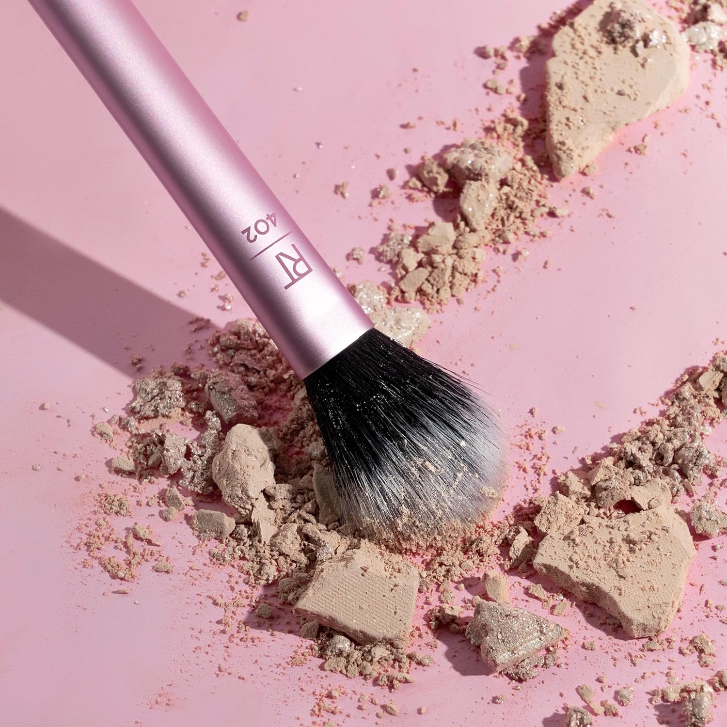Real Techniques Makeup Setting Brush, For Setting Powder, Loose Powder, & Pressed Powder, Face Makeup Brush, 402 Brush, Sheer Coverage For Highlighter, Synthetic & Cruelty-Free Bristles, 1 Count - Image 5