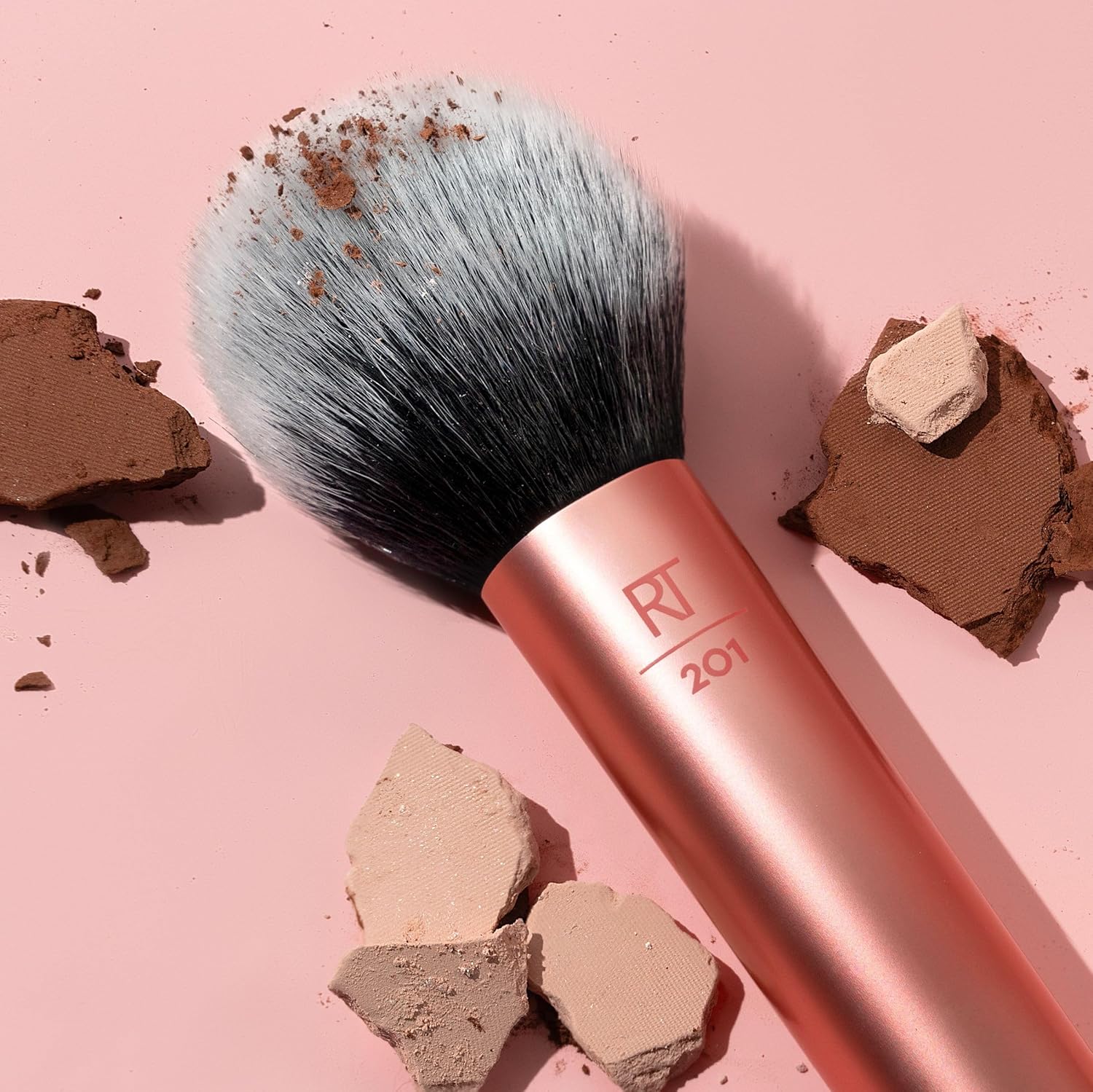 Real Techniques Ultra Plush Powder Makeup Brush, For Setting Powder, Bronzer, & Blush, Sheer, Buildable Coverage, Large, Fluffy Powder Brush, Vegan, Cruelty-Free & Synthetic Bristles, 1 Count - Image 5