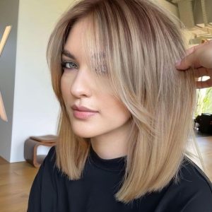 ALANHAIR Ombre Brown Blonde Wigs for Women Ash Blonde Wig with Curtain Bangs Shoulder Length Natural Synthetic Wig for Daily Use