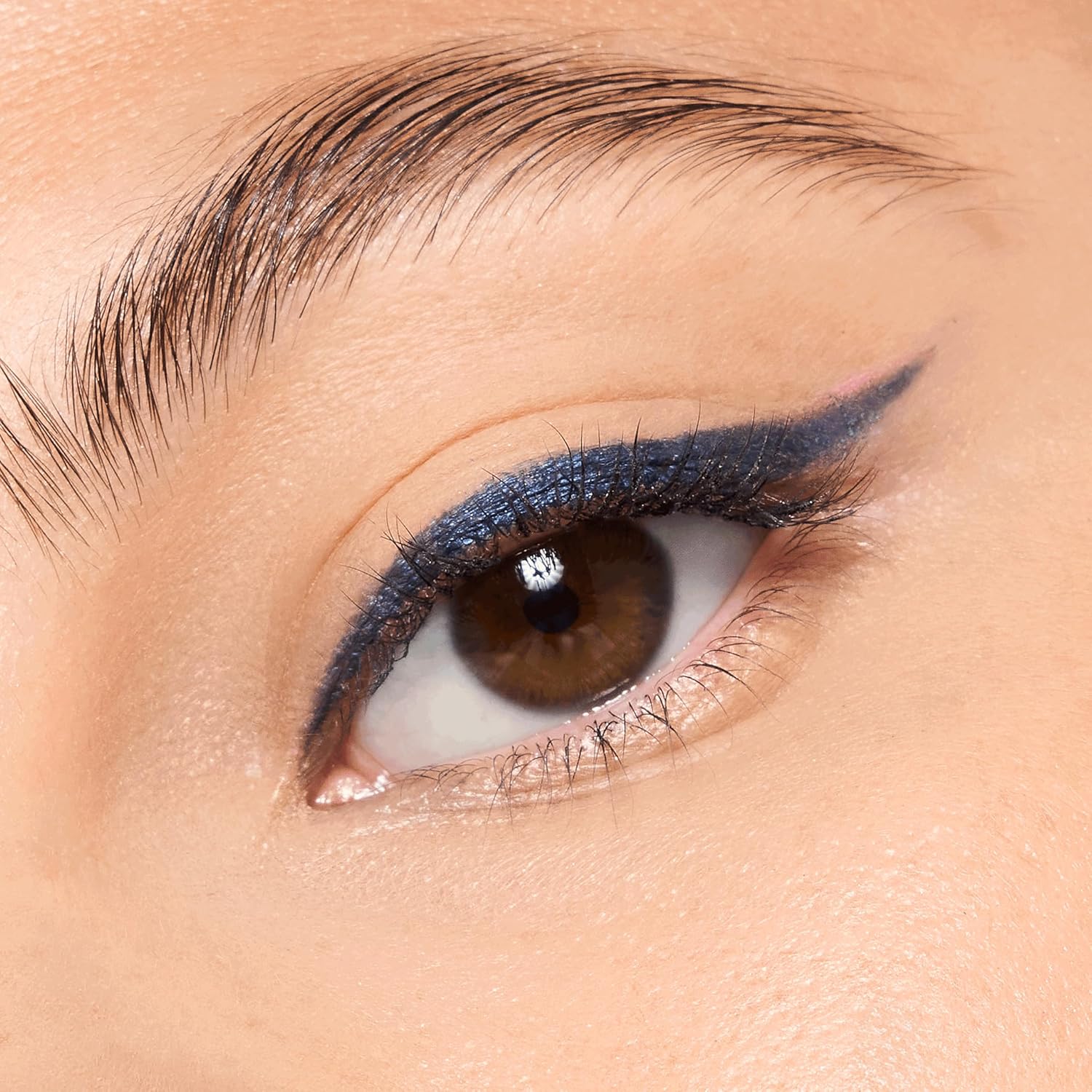 essence | Stay & Play Gel Eyeliner | Super Soft Gel-like Texture | Waterproof & Longlasting | Vegan & Cruelty Free (10 | Mystic Blue) - Image 4