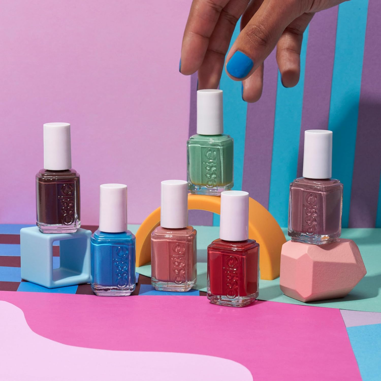 essie Nail Polish, Salon-Quality Coral Nail Polish, Odd Squad, Vegan, Never Basic, 0.46 fl oz - Image 4
