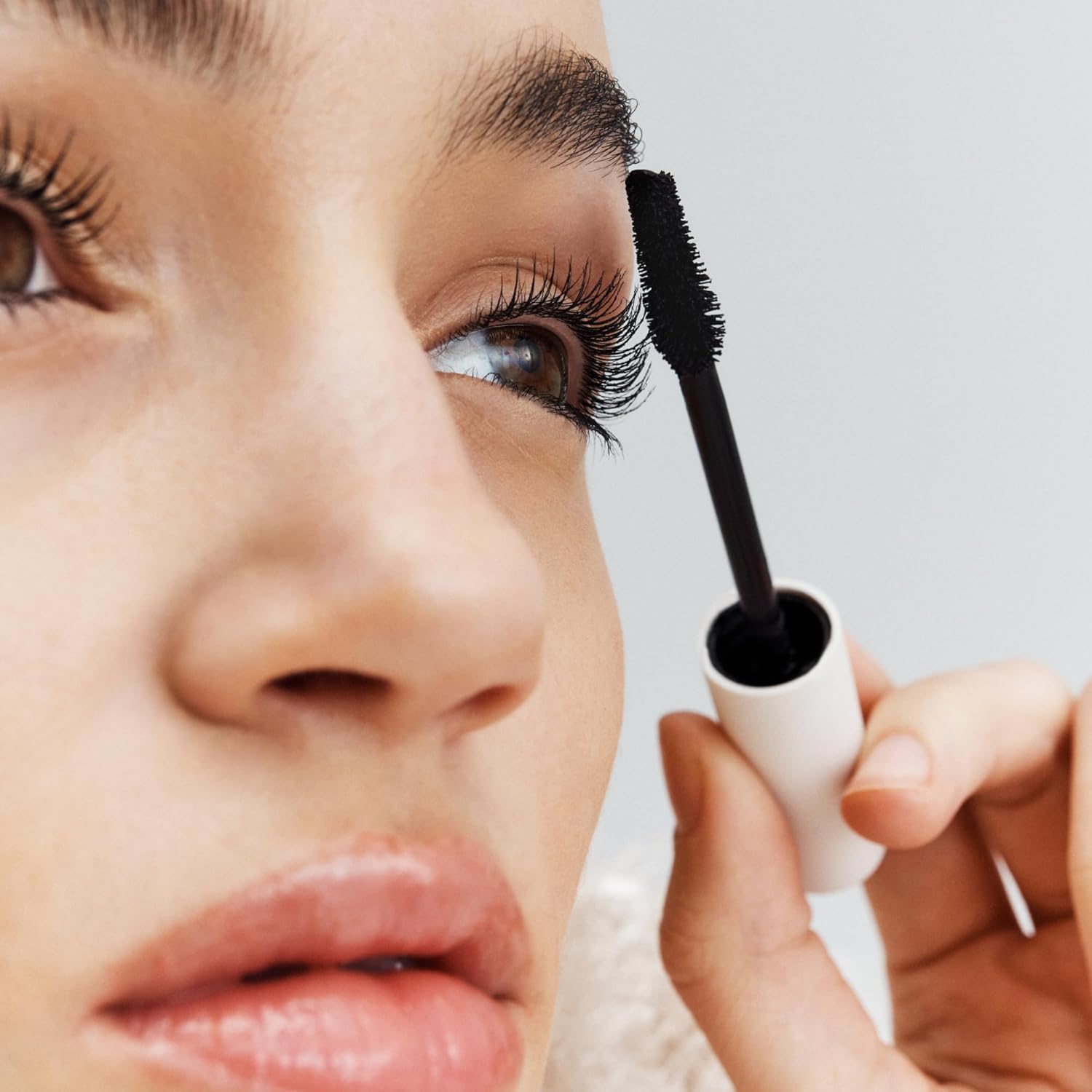goop Beauty Featherlash Lifting Mascara | Volumizing & Lengthening Eyelash Serum with Nourishing, Clean Ingredients | 0.15 fl oz - Image 6