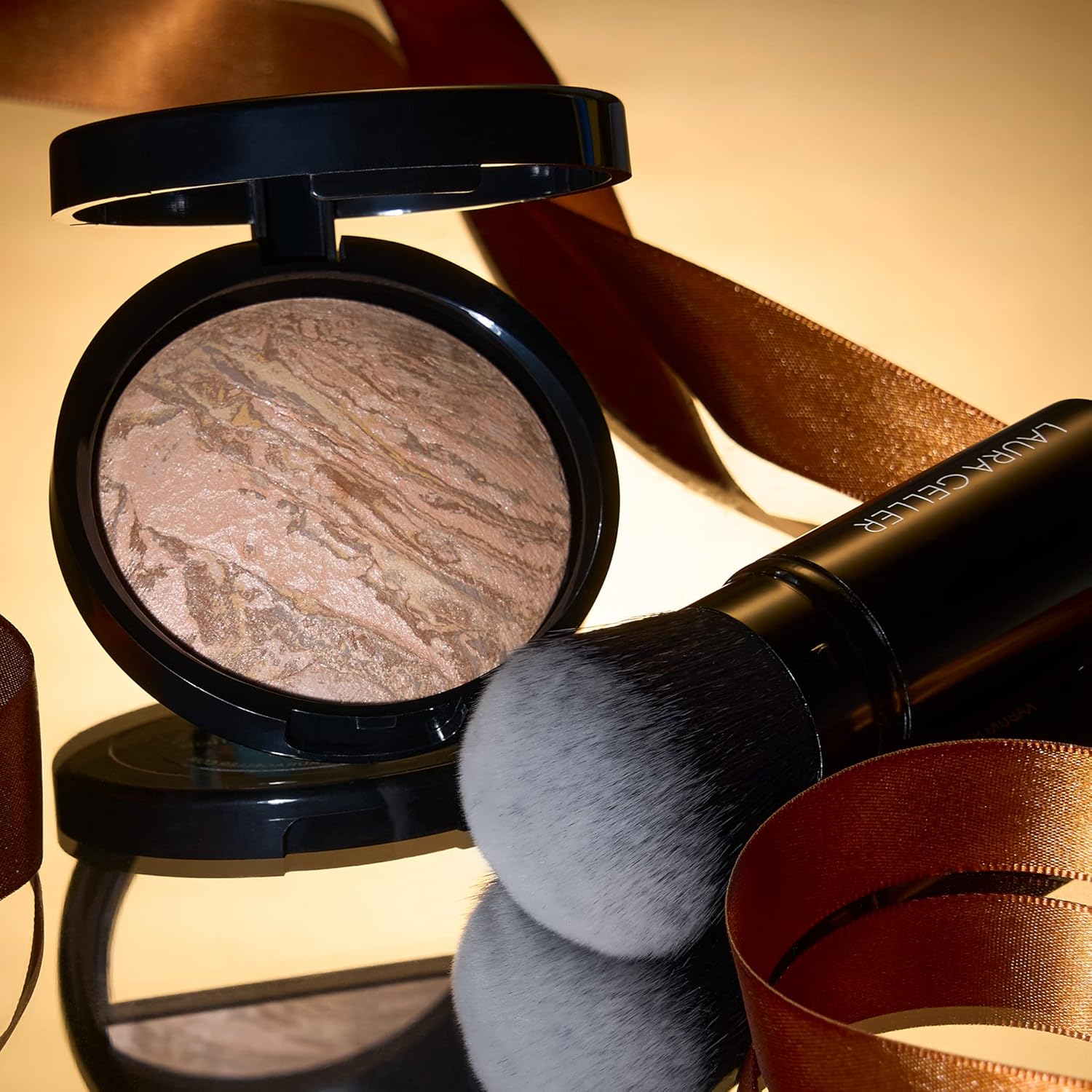 LAURA GELLER NEW YORK Get Glowing Kit (2pc): Baked Balance-n-Glow Illuminating Powder Foundation, Light + Airbrush Kabuki Makeup Brush - Image 3