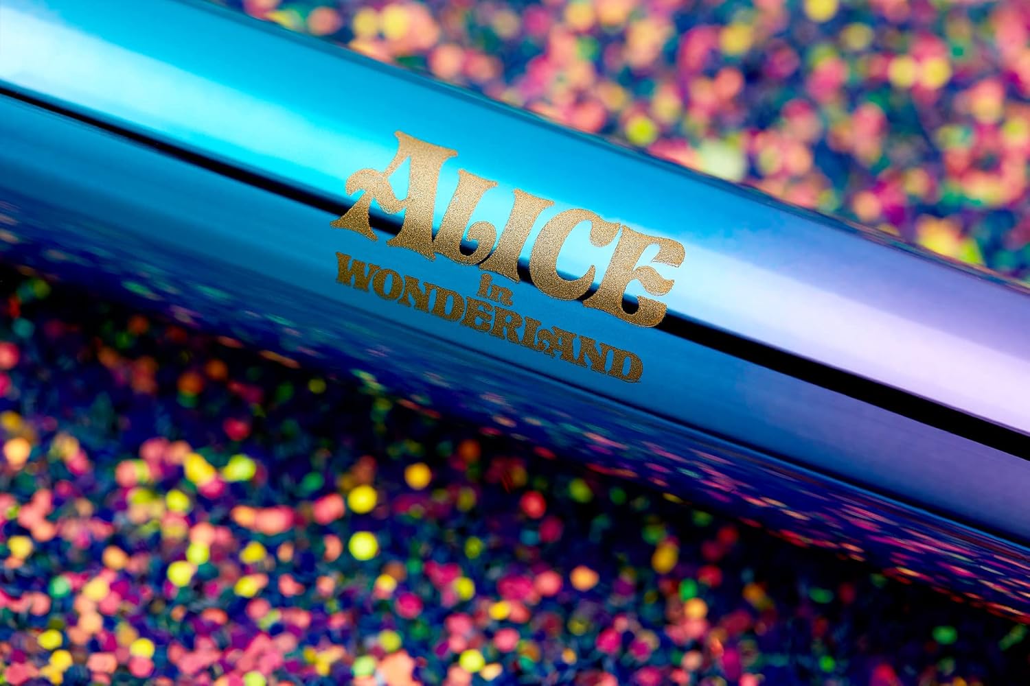 Sigma Beauty and Disney Makeup Brushes - Alice in Wonderland Brush Set - Includes 2 Face Brushes and 3 Eye Shadow Brushes - Hypoallergenic Brush Set for Seamless Blending and Application + Beauty Bag - Image 9