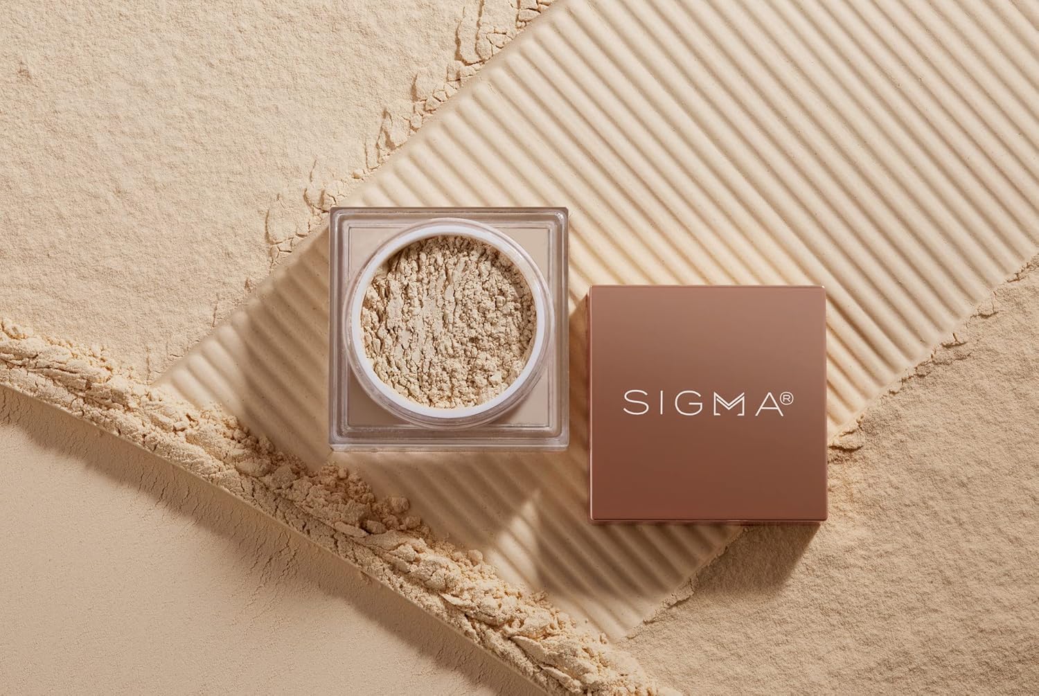 Sigma Beauty Soft Focus Setting Powder – Silky Smooth, Lightweight Loose Setting Powder for Setting Makeup, Blurring Powder Reduces the Look of Pores, Lines & Wrinkles (Vanilla Bean, Ivory Matte) - Image 5
