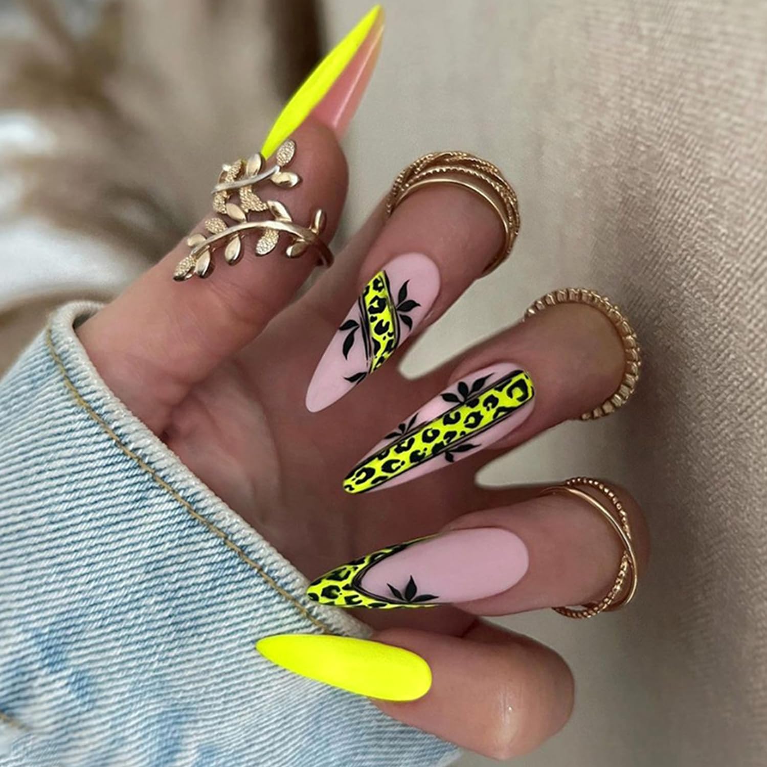 Stiletto Press on Nails Extra Long Fake Nails Yellow Black Leopard Print French Tip False Nails Matte Solid Color Acrylic Nails with Glue on Nails Reusable Stick on Nails for Women DIY Charm Manicure