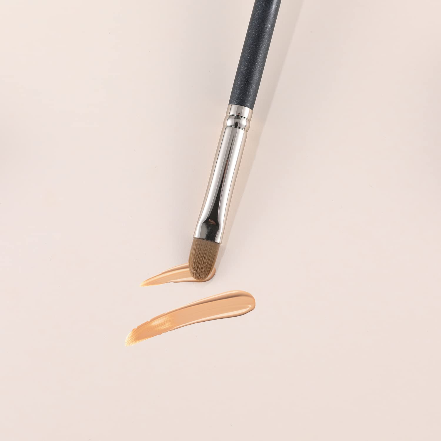 4 Piece Flat Concealer Brush Set for Under Eye and Face Makeup Blending - Image 5