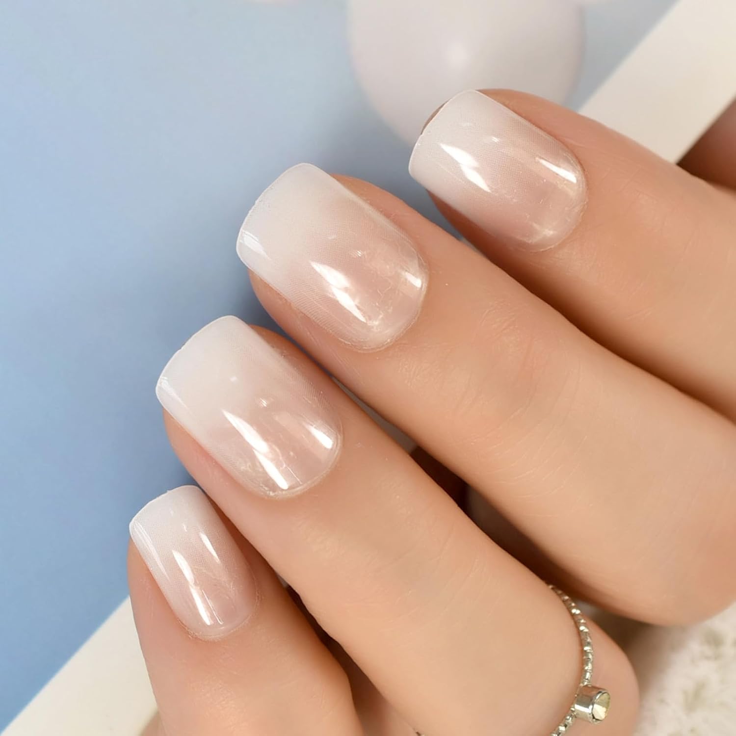 24PCS Short Ombre French Press On Nails - IKISKT Acrylic Glue On Nail Kit - Image 5