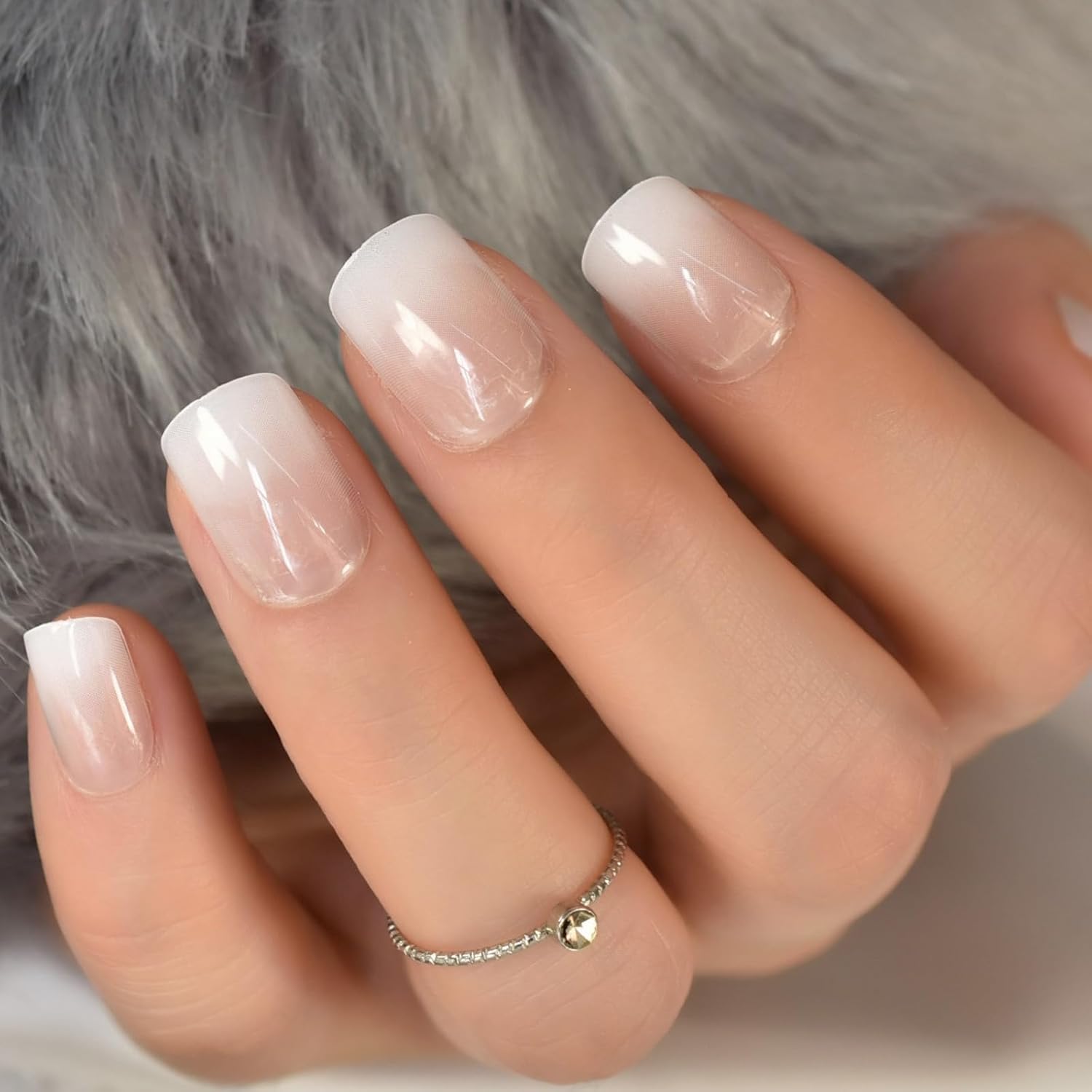 24PCS Short Ombre French Press On Nails - IKISKT Acrylic Glue On Nail Kit - Image 4