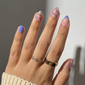 Press On Nails Spring Summer Acrylic Nails for Women - Blue Flower Designer Fake Nails Short Almond 24PCS, Blueberry Gel with Glue, Outdoor Picnic/Wedding/Party Reusable Stick On Nails Gift