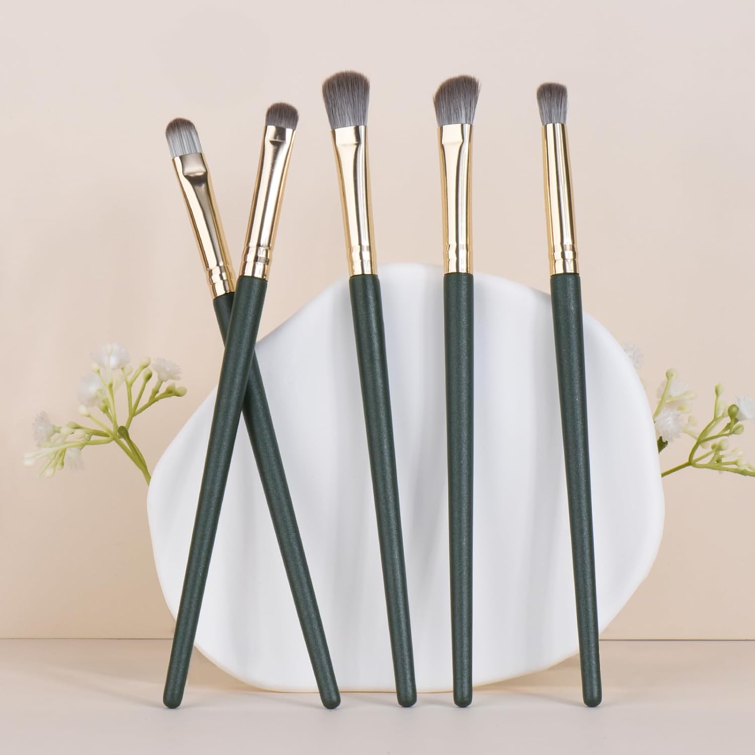 5 Piece Green Makeup Brush Set with Case for Eyeshadow Blending Eyeliner Eyebrow - Image 7