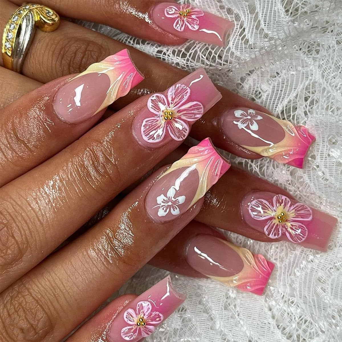 24 Pcs 3D Blush Gradient Press on Nails Medium Square Summer Fake Nails Yellow French False Nails with White Flowers Design Nude Nail Tips Full Cover Acrylic Glue on Nails for Women Manicure