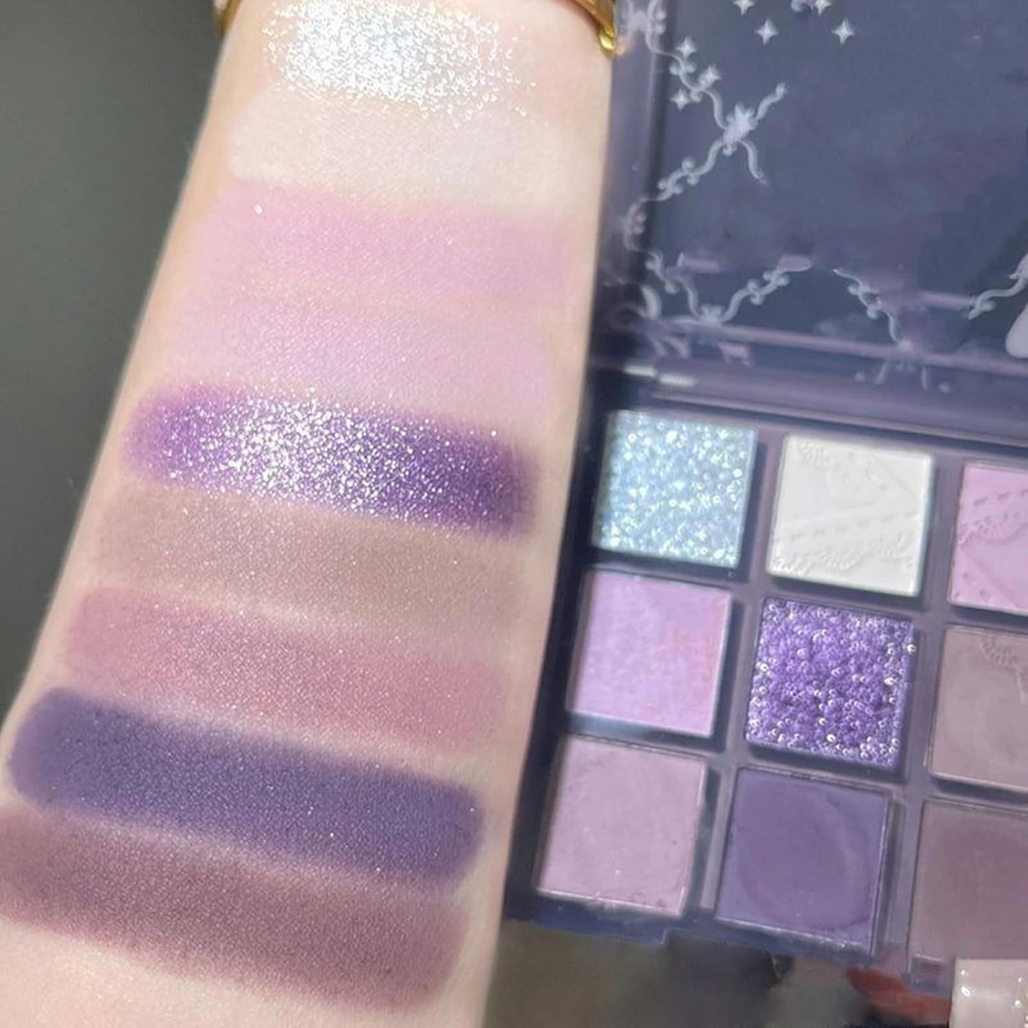 Erinde 9-Color Eyeshadow Palette with Matte, Shimmer, and Glitter - Waterproof Makeup - Image 2