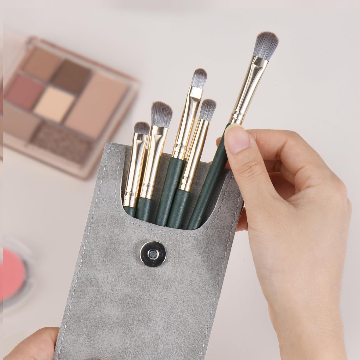 5 Piece Green Makeup Brush Set with Case for Eyeshadow Blending Eyeliner Eyebrow - Image 6