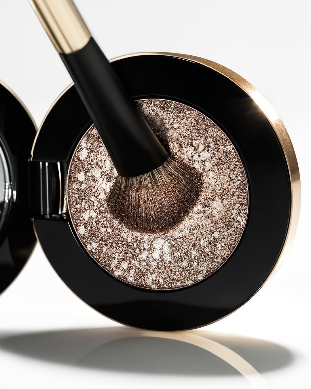MAKE Beauty Multi-Chromatic Eye Shadow Creamy Long-Wear Powder 0.1 oz Quartz Taupe - Image 3