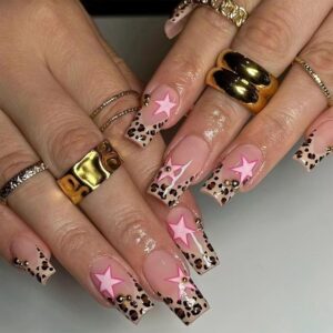 SINHOT Square Press on Nails Meium Fake Nails Glossy Glue on Nails Leopard Print Acrylic Nails Pink Star Squoval Artificial Nails French Tip Stick on False Nails with Design 24 pcs