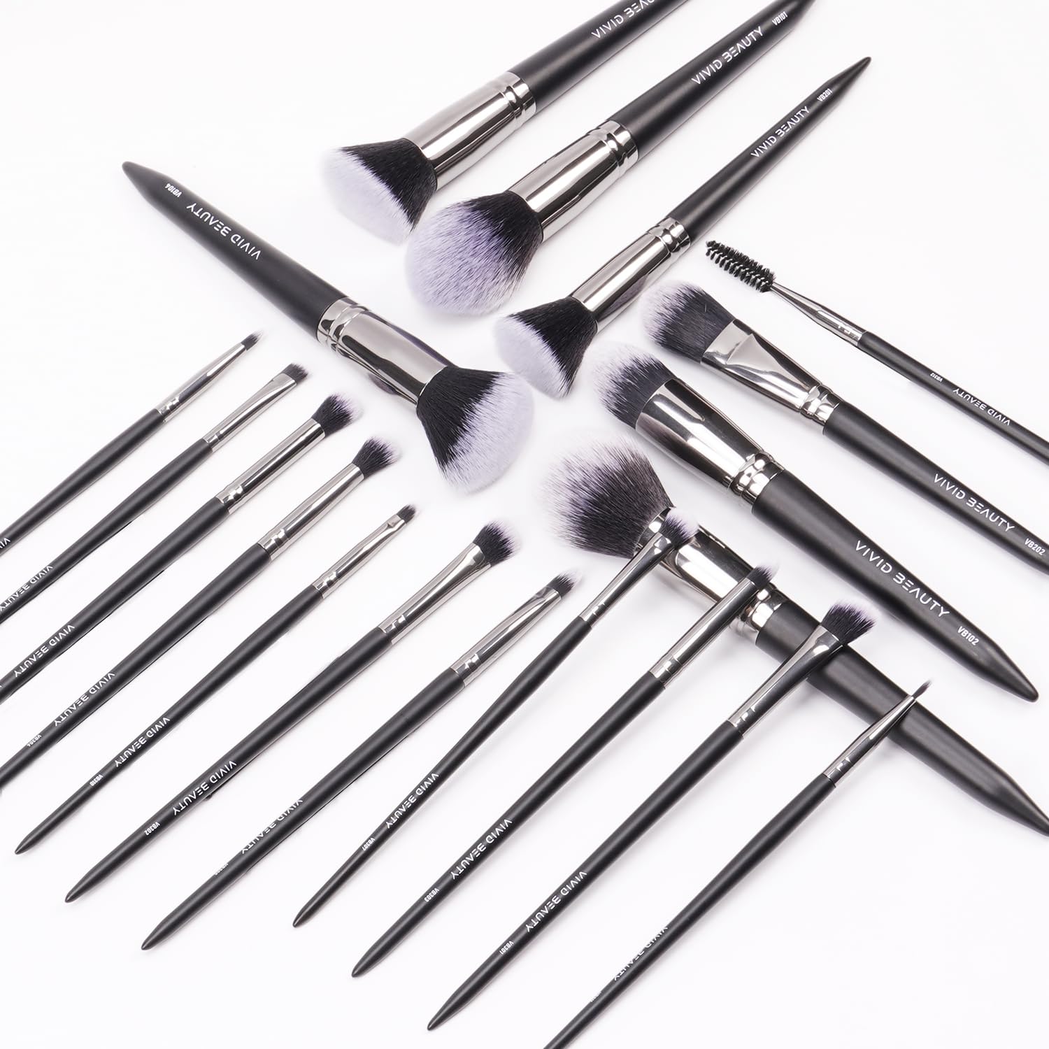 18 Piece Makeup Brush Set with Case, Soft Synthetic Fibers, Durable Metal Ferrule - Image 6