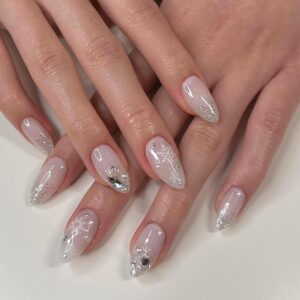 Christmas Press on Nails Almond Medium Snowflake Fake Nails with Nail Rhinestones Reusable Silver Glitter Acrylic Nails Snow Glue on Nails Full Cover Winter False Nails for Women Nail Designs 24Pcs